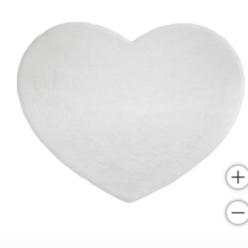 Mon Chateau Faux Fur Shaped,Heart, nwt, Valentine's Gift
